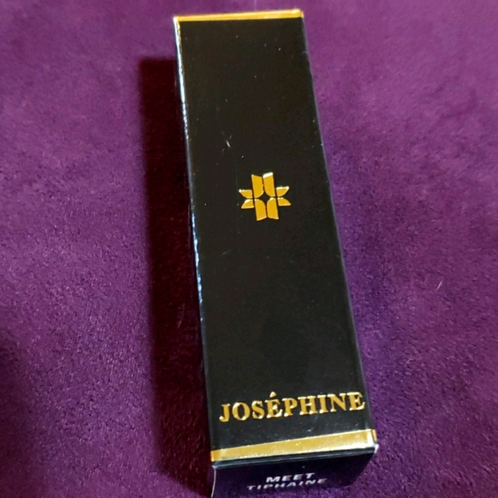 Full size Joséphine liquid lipstick in Tiphaine